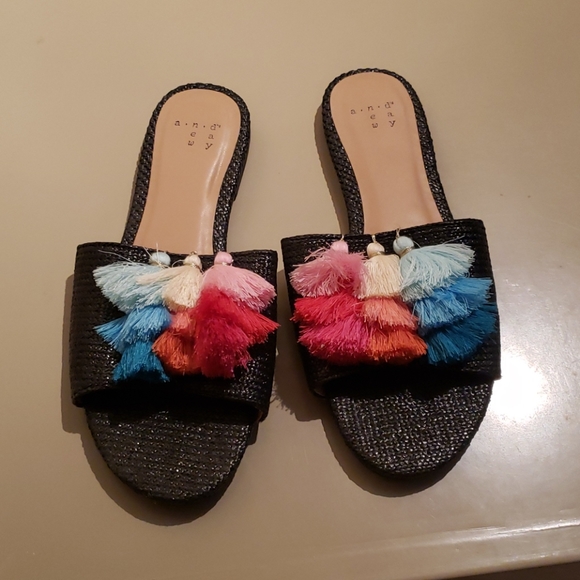 A New Day slides with tassels. Size 6.5. - Picture 1 of 5